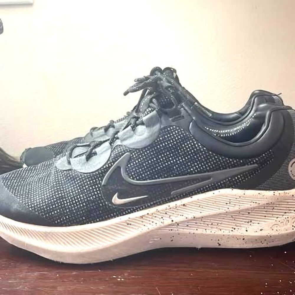 Nike DC3727-001 Zoom Winflo 8 Shield Grey Black Men's Size 10